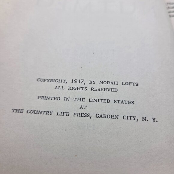 Vintage Book 1947 - Silver Nutmeg - by Norah Lofts - Picture 7 of 15